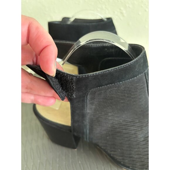 Vince Camuto Womens Lavette Black Leather Laser Cut Open Toe Sandal - Picture 6 of 11